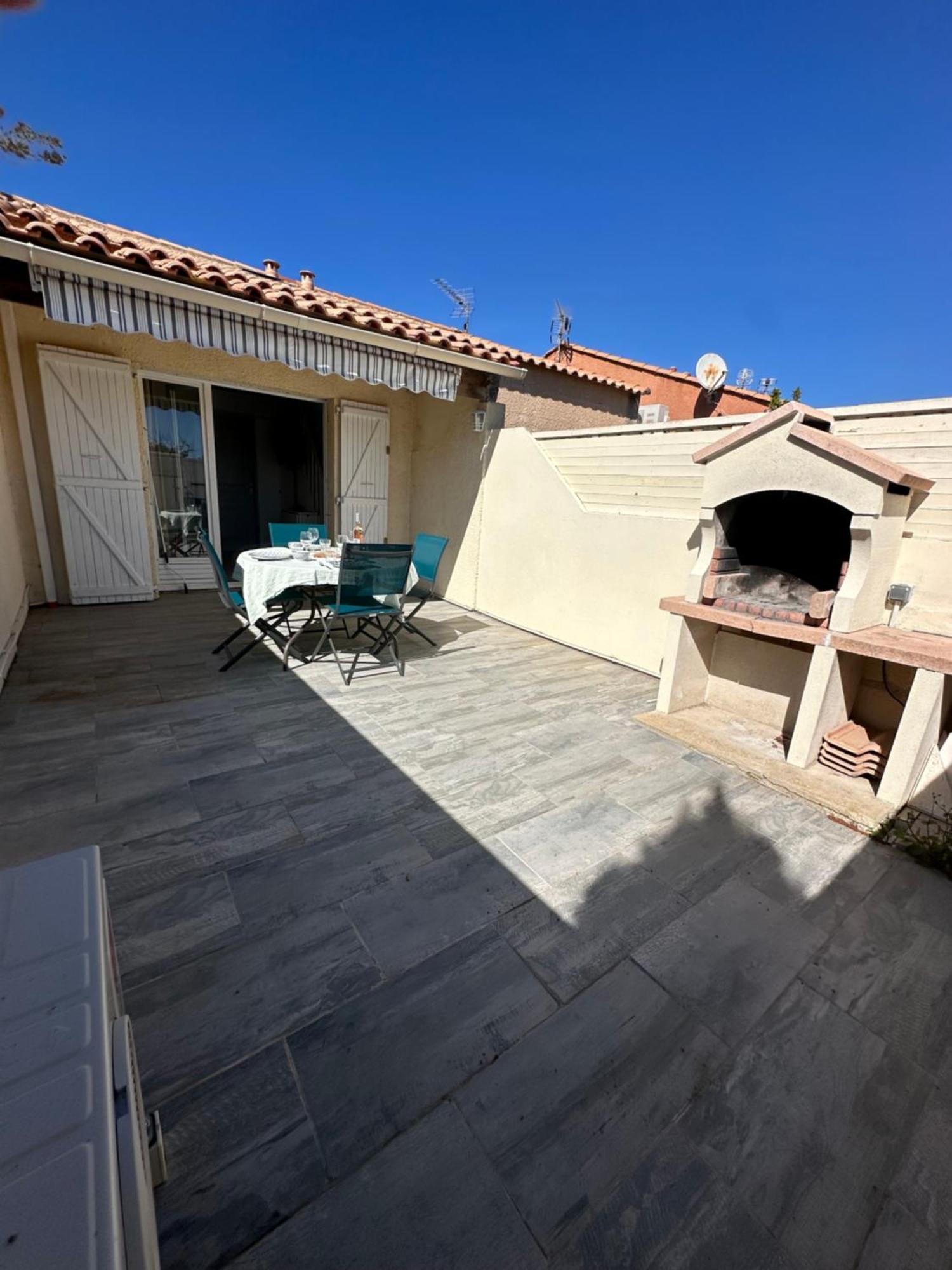 La Discrete Toute Equipee Avec Piscine Gruissan Exterior foto